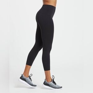SPANX Cropped Lamn Leggings-Black